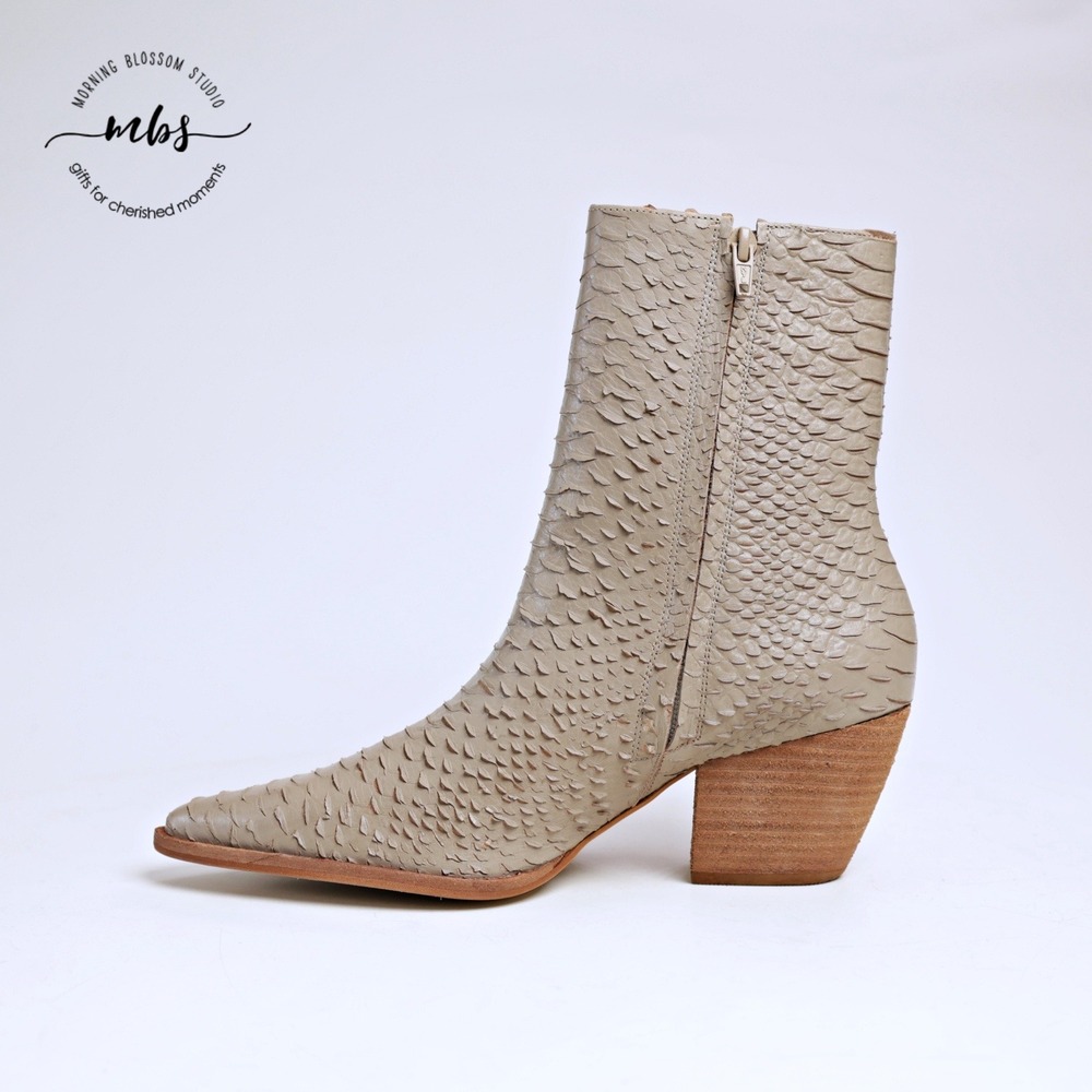 NIB Matisse Caty Leather Block Heel Snake Booties Ivory Women 8.5 - Picture 11 of 16